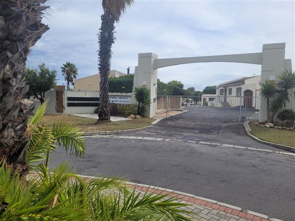 3 Bed Townhouse in Tableview