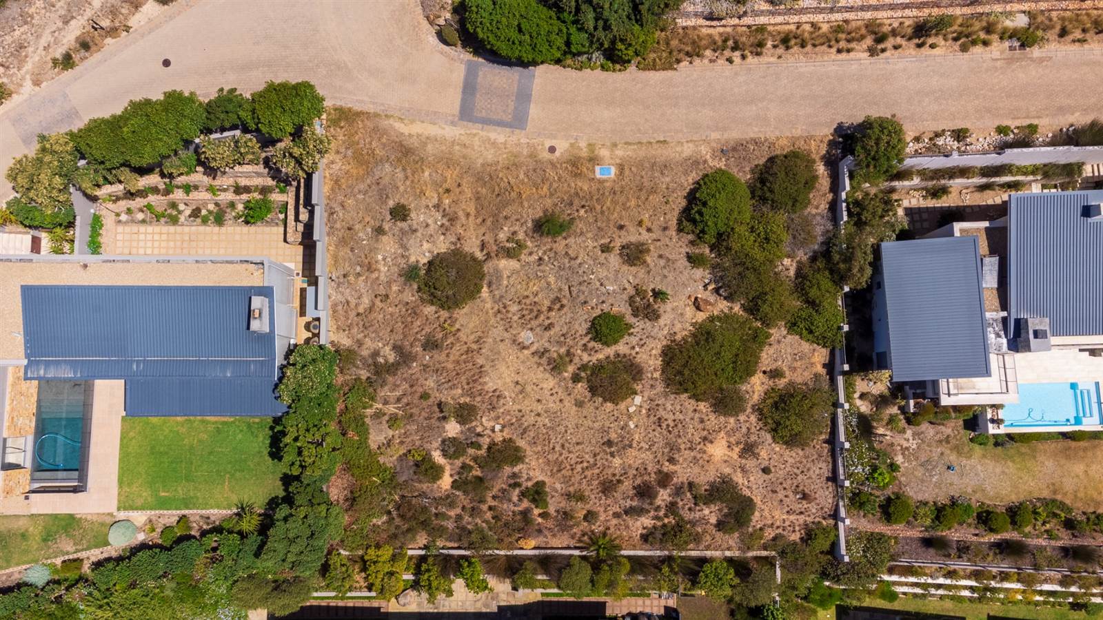 1002 m² Land available in Stonehurst Mountain Estate photo number 2