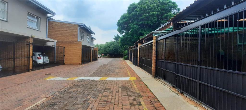 2 Bed Townhouse in Pretoria North photo number 26