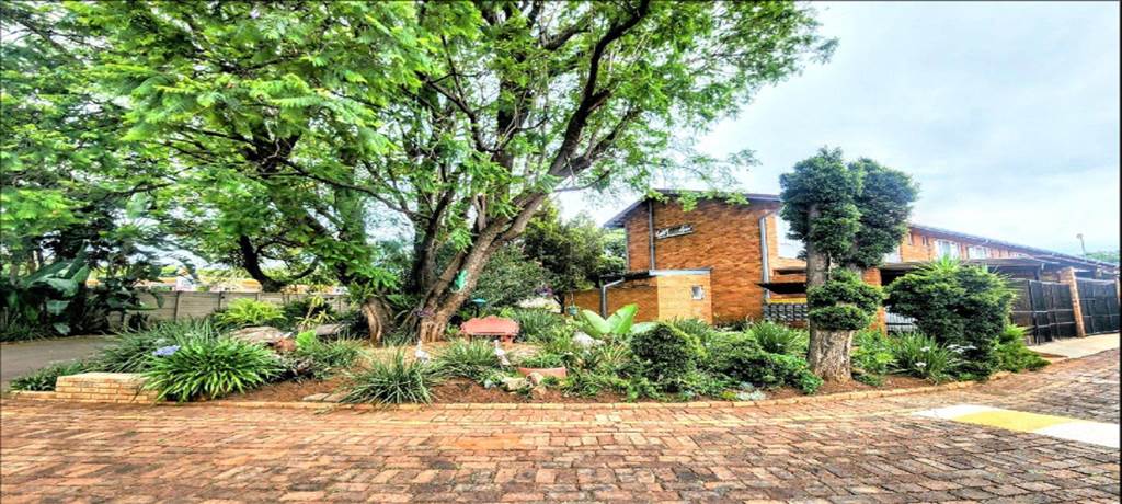 2 Bed Townhouse in Pretoria North photo number 23