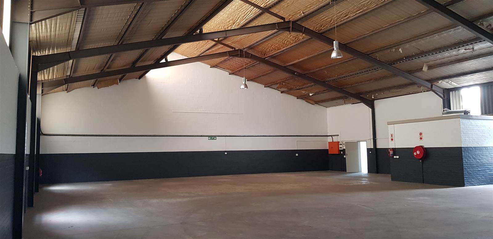 497  m² Industrial space in Triangle Farm photo number 3