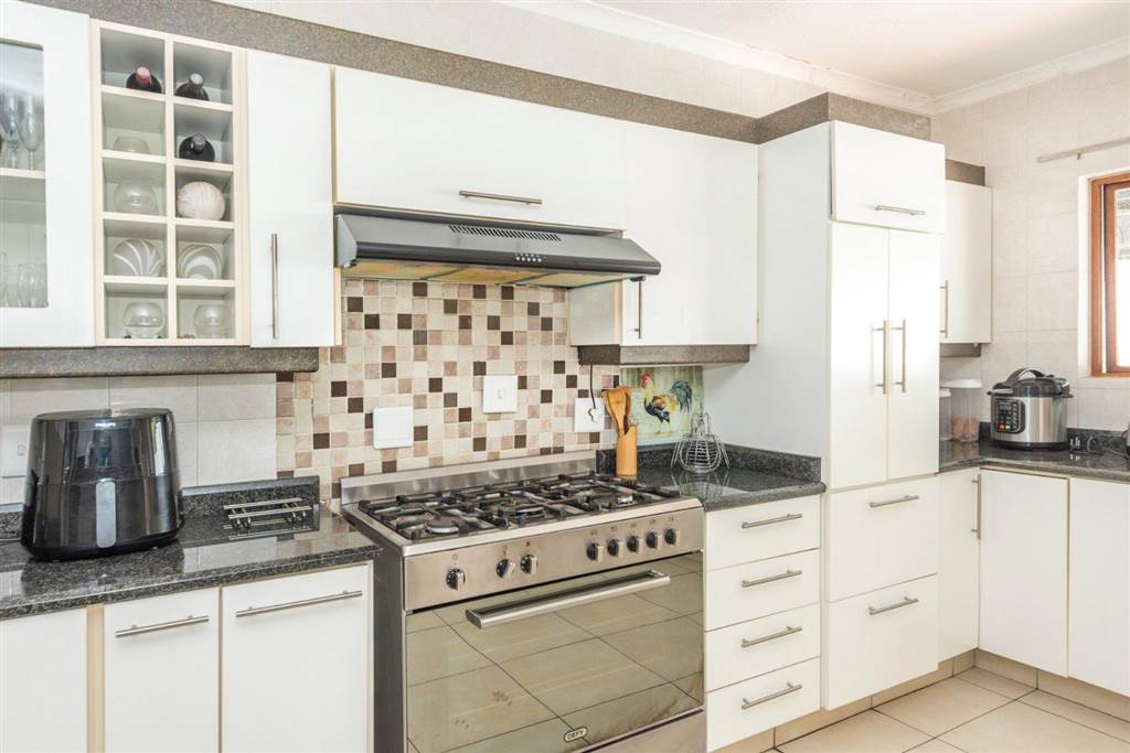 5 Bed House to rent in Dowerglen RR4068336 Private Property