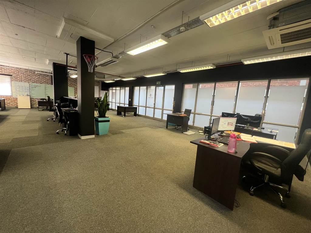 192  m² Commercial space in Parklands photo number 13