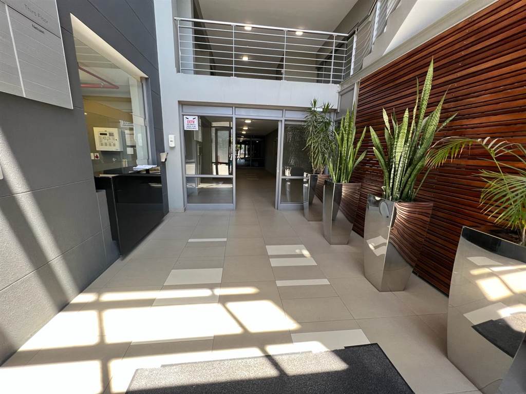 192  m² Commercial space in Parklands photo number 2