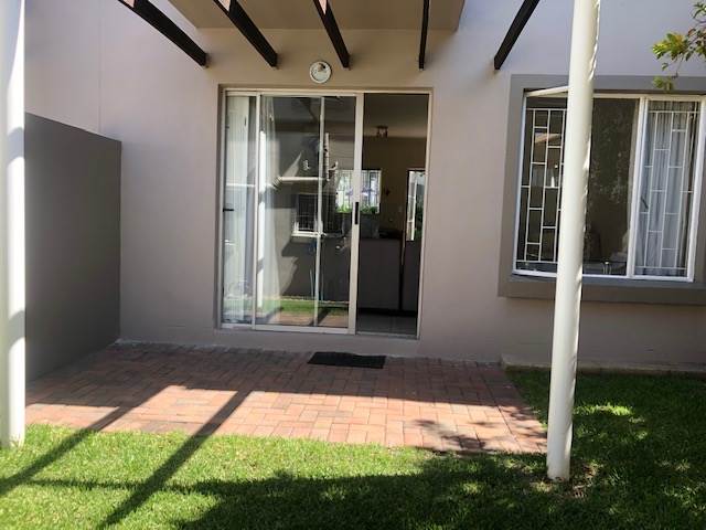 0.5 Bed Townhouse in Edenvale photo number 3