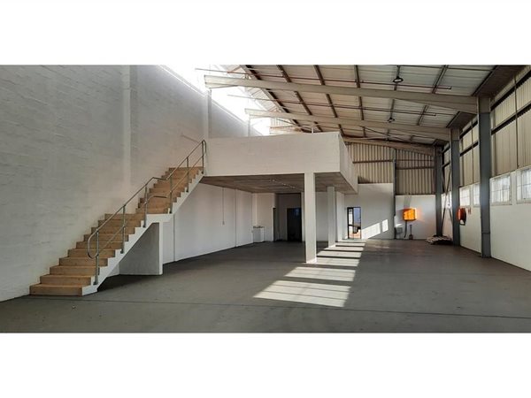792  m² Commercial space in Glen Anil
