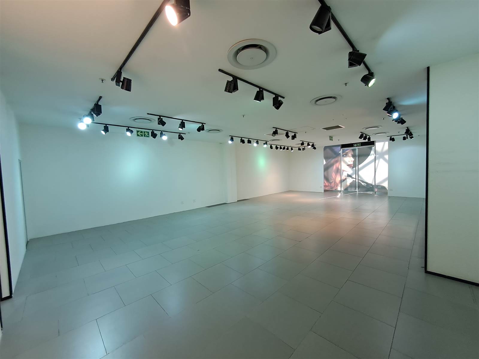 157  m² Retail Space in Melrose Arch photo number 5