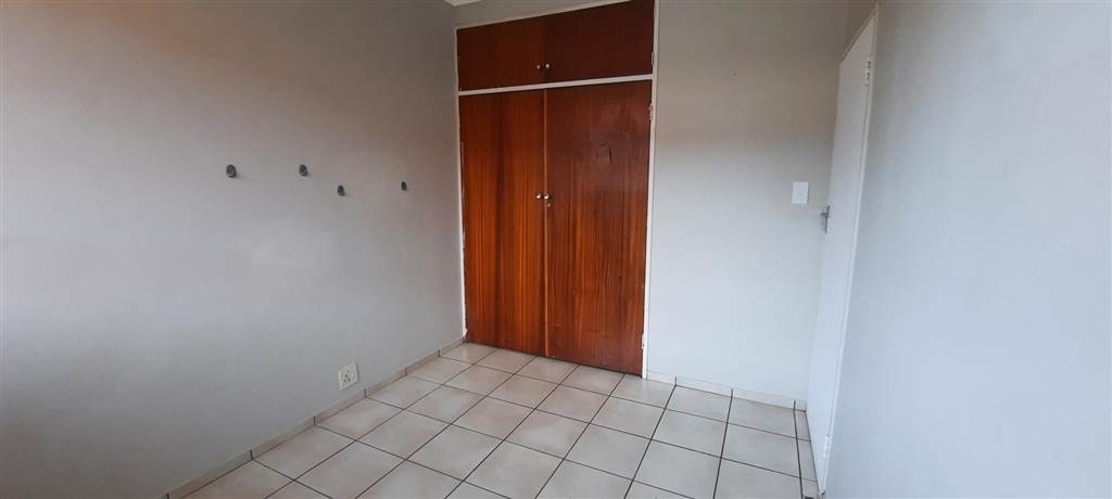 2 Bed Townhouse in Dorandia photo number 12