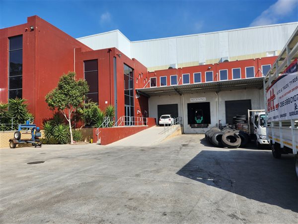 1316  m² Industrial space in Everite Industria