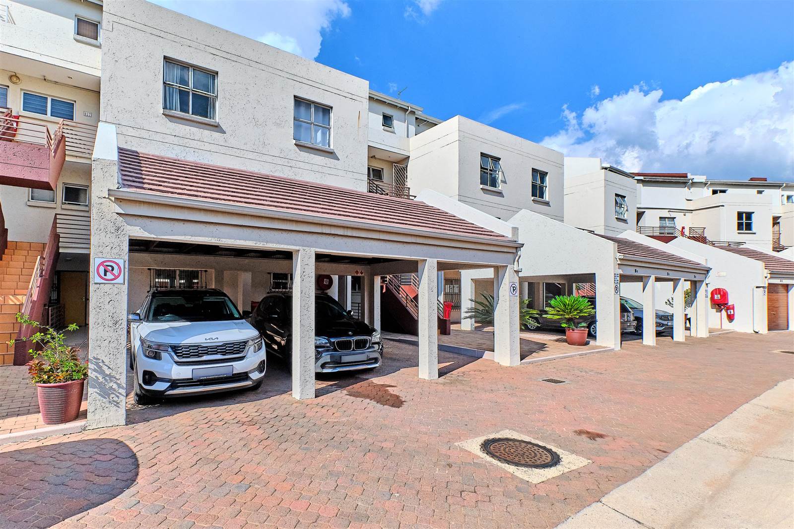 1 Bed Apartment in Northcliff photo number 15