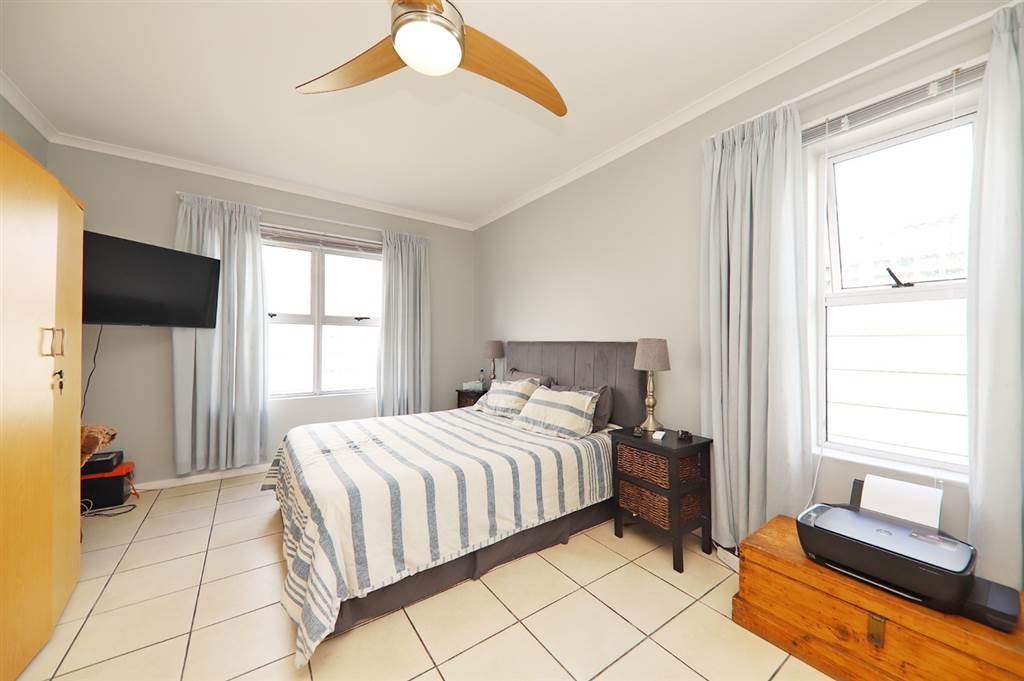 3 Bed Townhouse in Muizenberg photo number 10