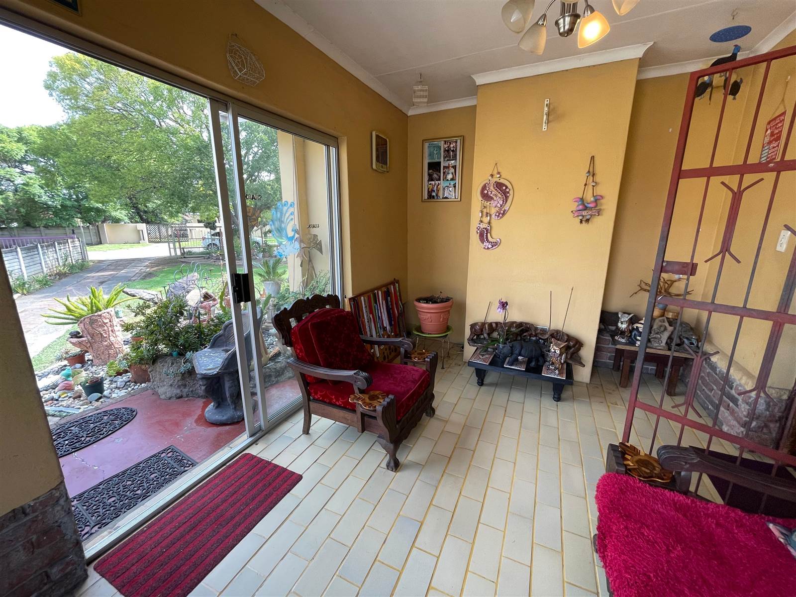 3 Bed House in Barry Hertzog Park photo number 4