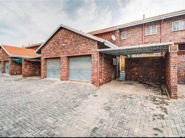 2 Bedroom Townhouse 2 Bedroom Townhouse