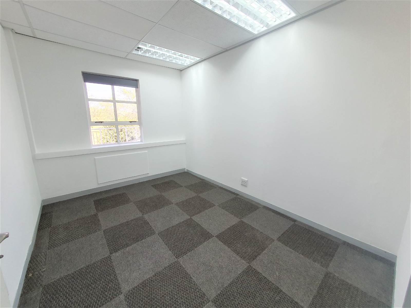 475  m² Office Space in Fourways photo number 9