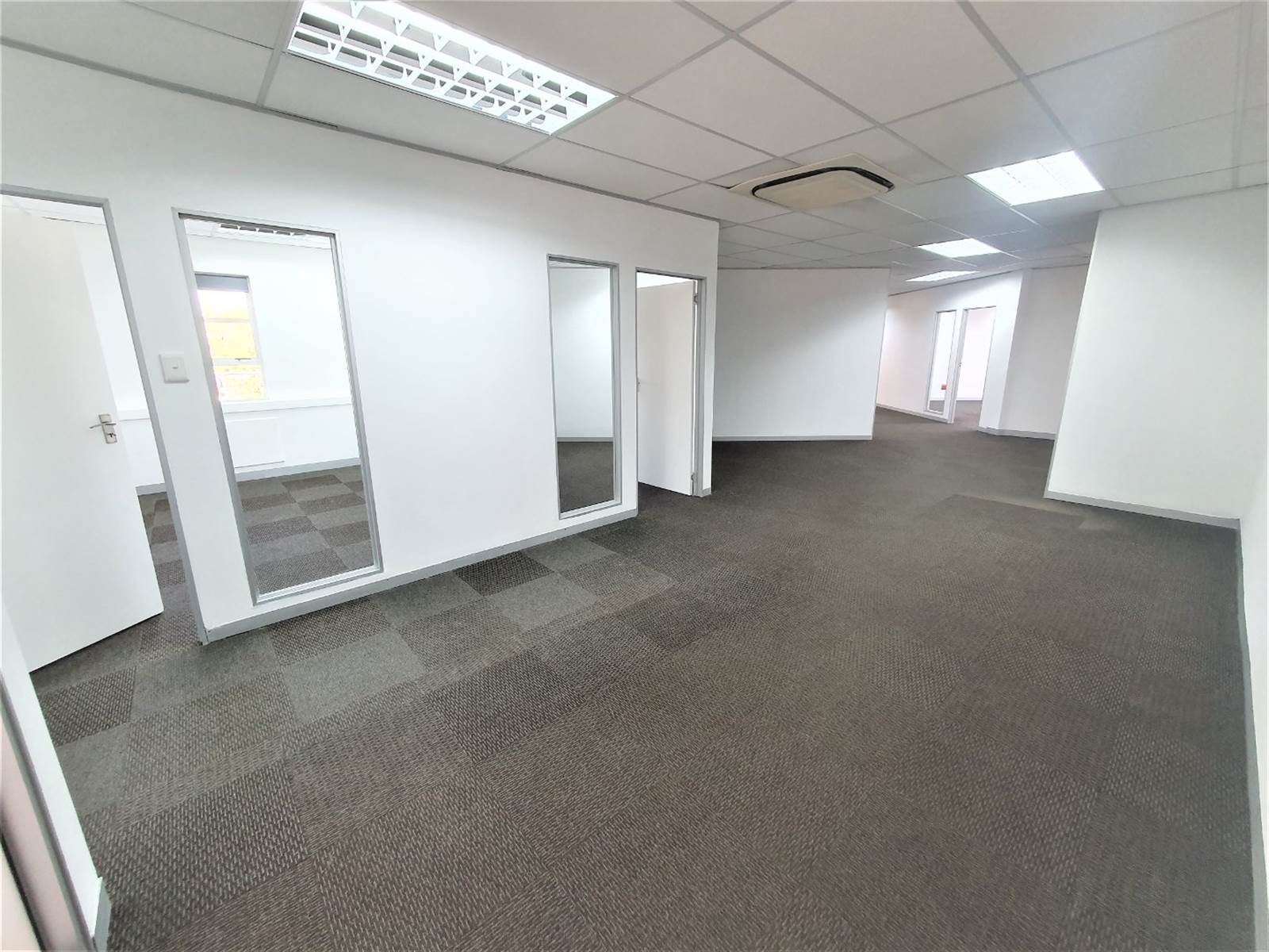 475  m² Office Space in Fourways photo number 7