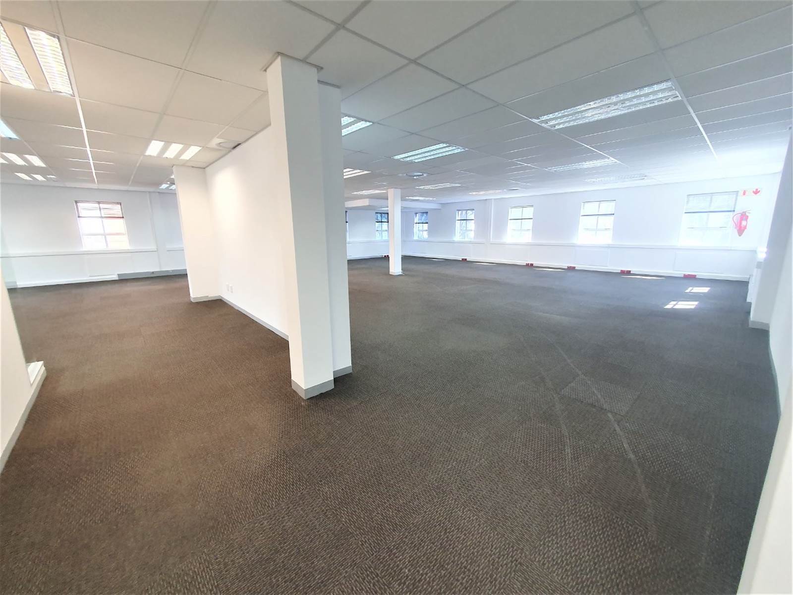 475  m² Office Space in Fourways photo number 17