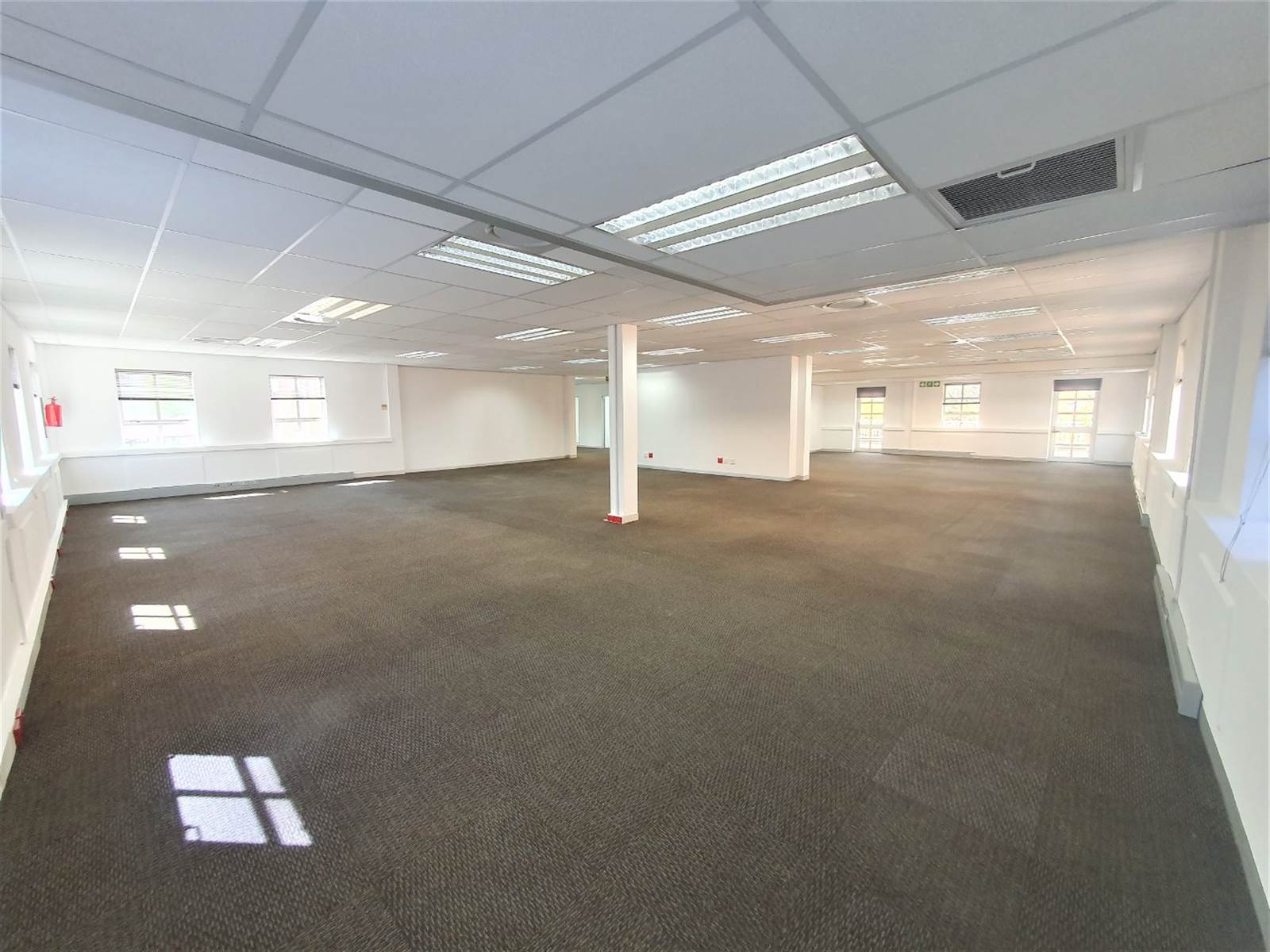475  m² Office Space in Fourways photo number 20