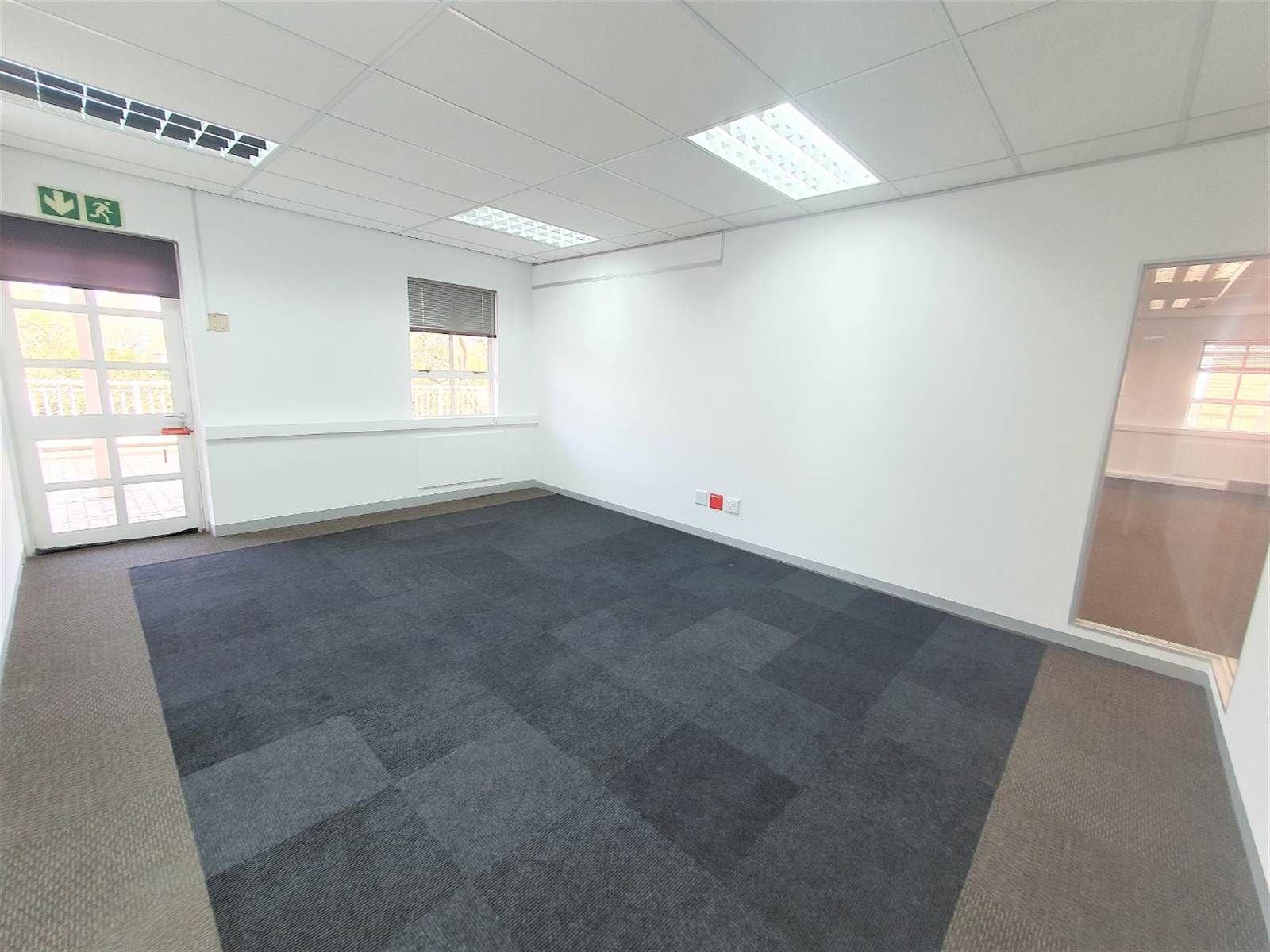 475  m² Office Space in Fourways photo number 16