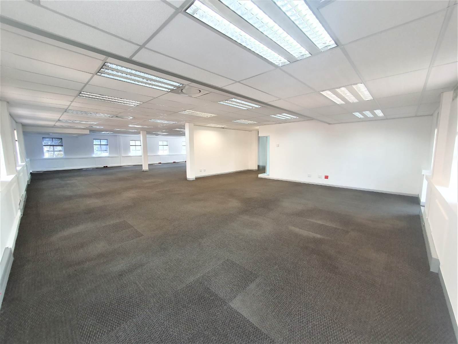 475  m² Office Space in Fourways photo number 19