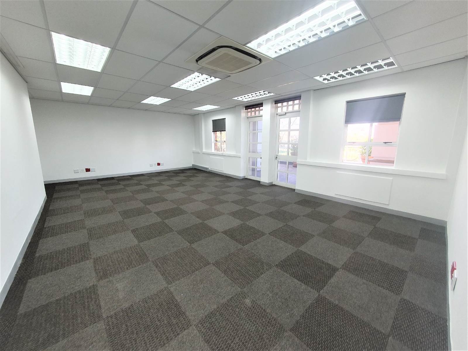 475  m² Office Space in Fourways photo number 8
