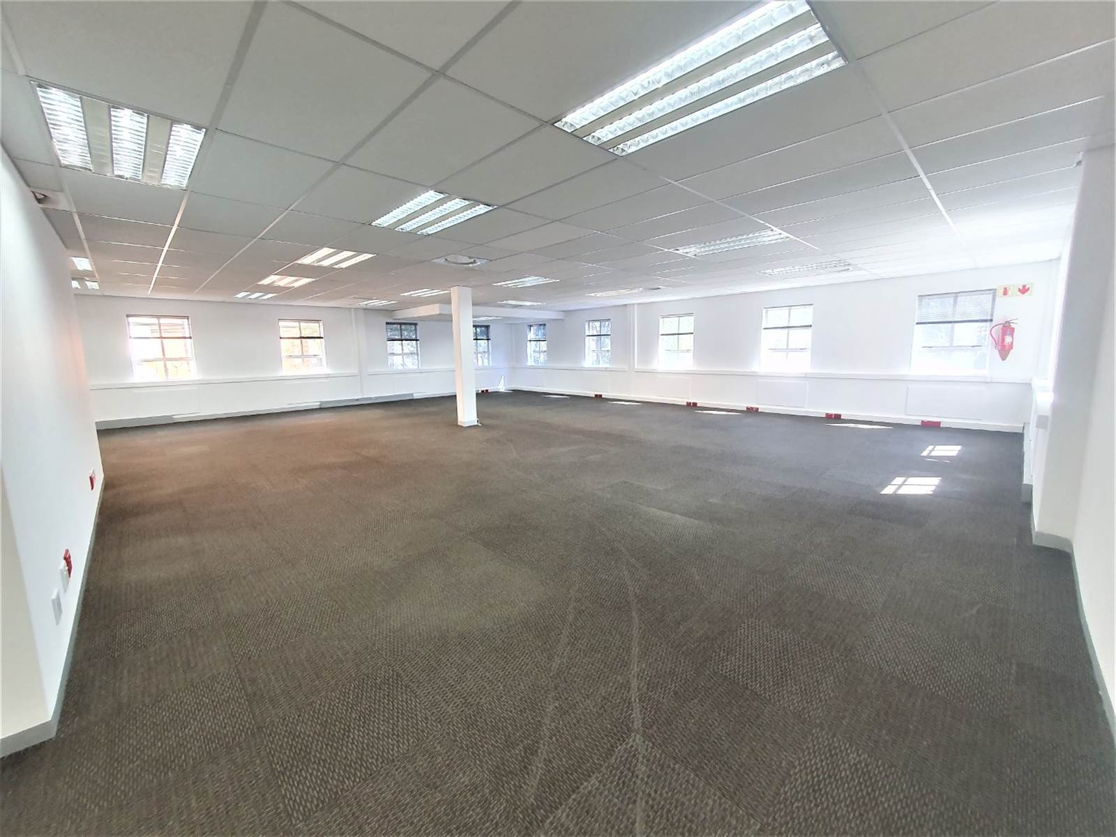475  m² Office Space in Fourways photo number 18