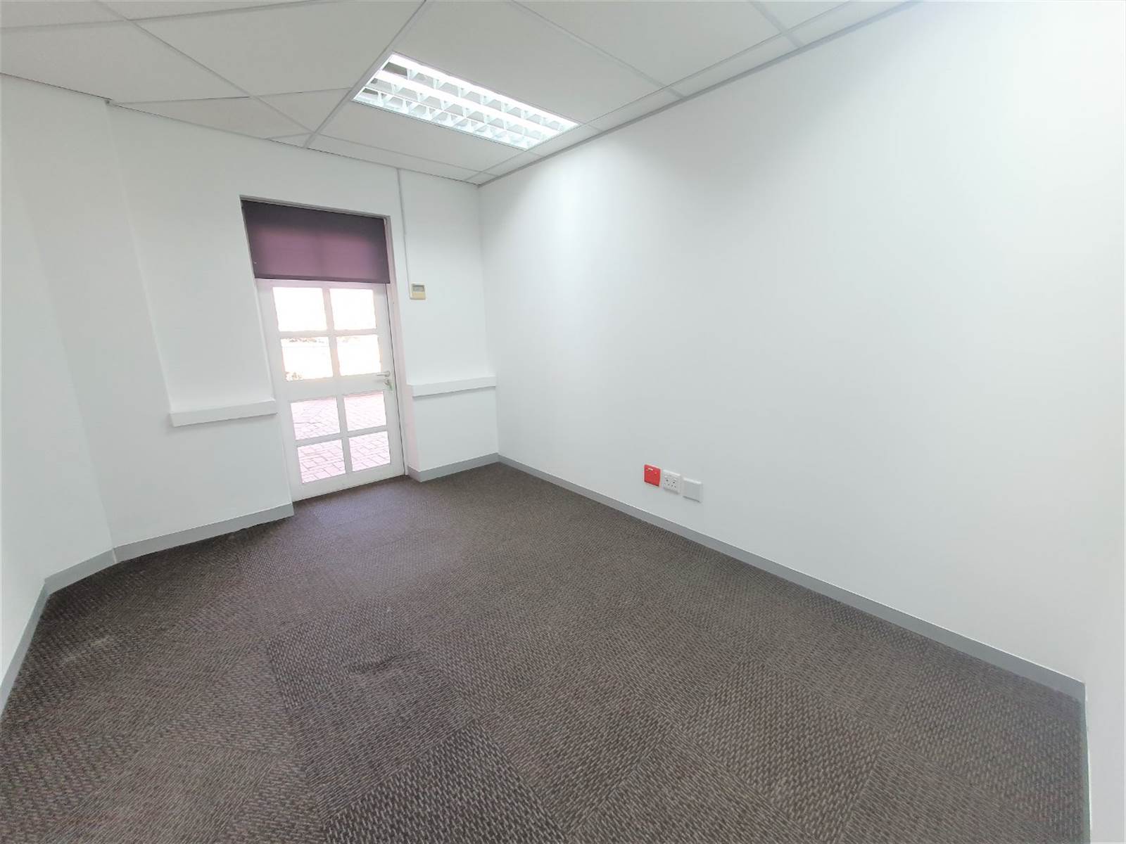 475  m² Office Space in Fourways photo number 14