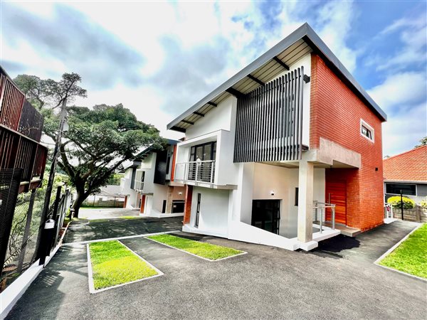 3 Bedroom Townhouse 3 Bedroom Townhouse