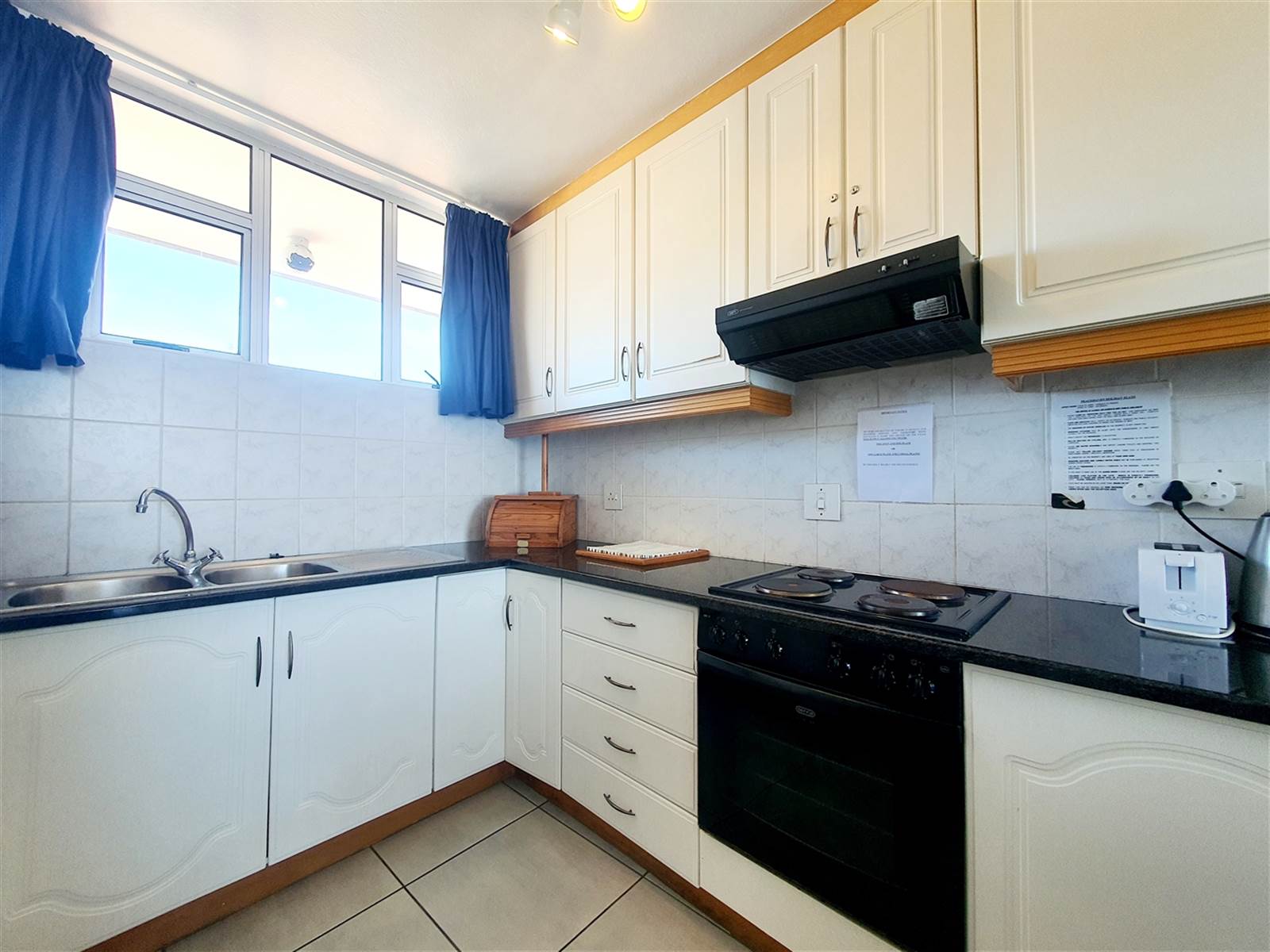1 Bed Flat in Scottburgh Central photo number 4