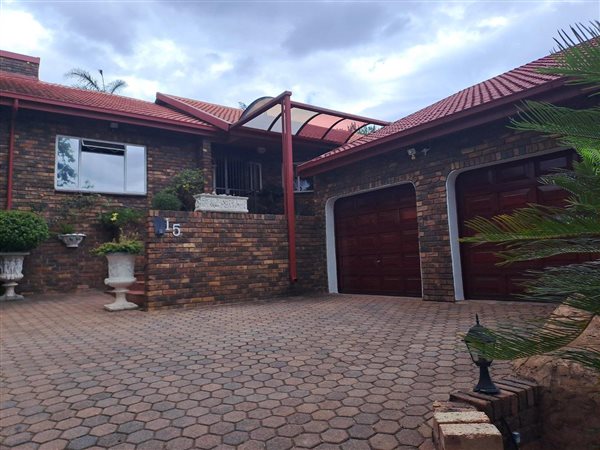 3 Bedroom House 3 Bedroom House