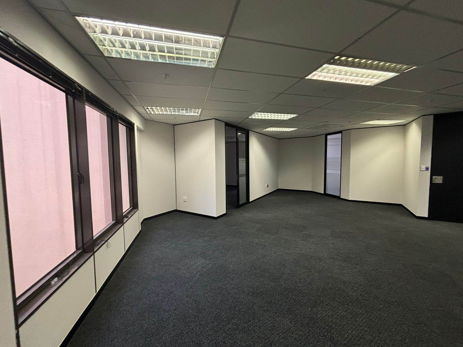 125  m² Commercial space in Parktown photo number 13