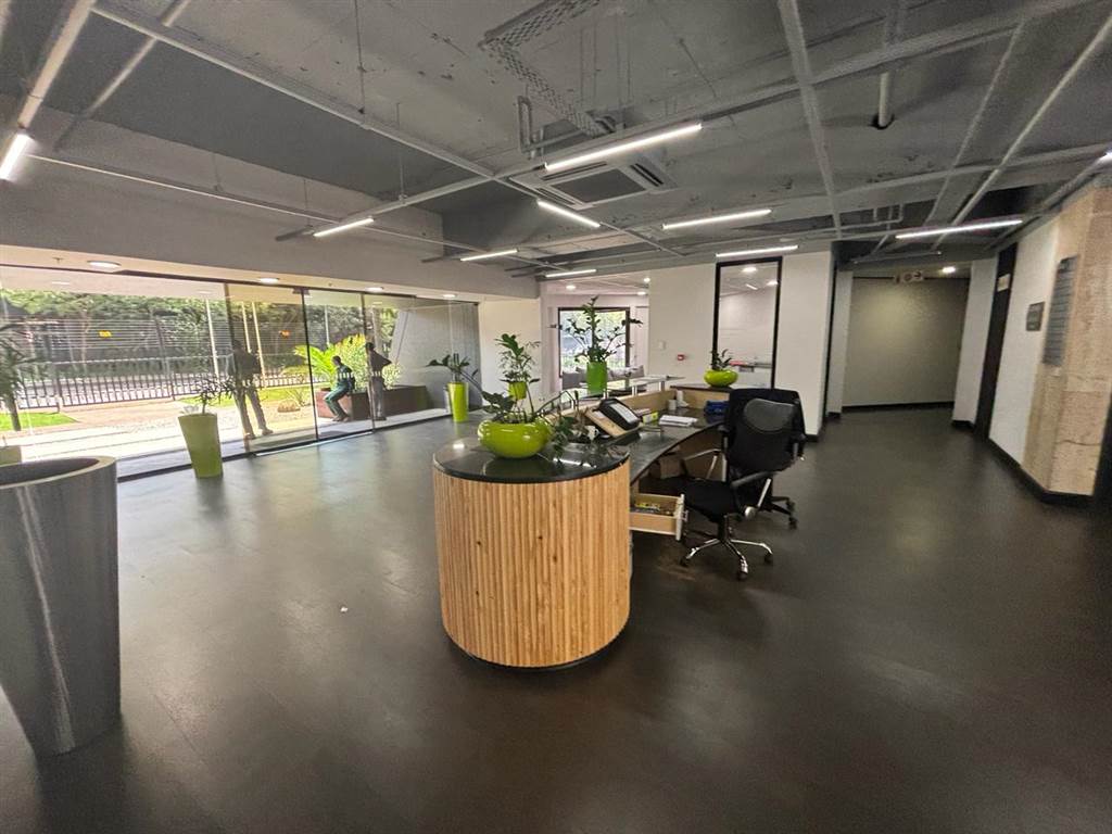 125  m² Commercial space in Parktown photo number 9