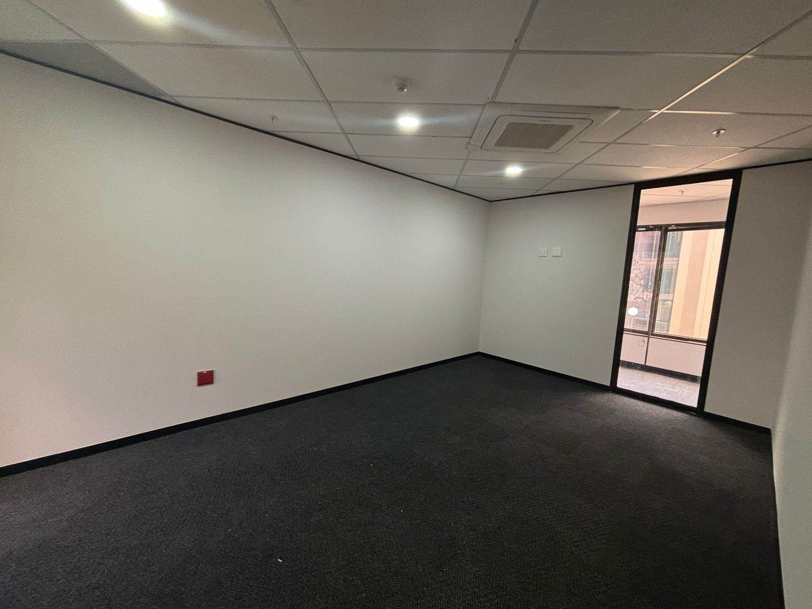 125  m² Commercial space in Parktown photo number 16