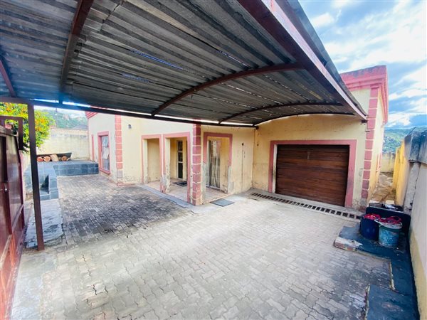 4 Bedroom House 4 Bedroom House