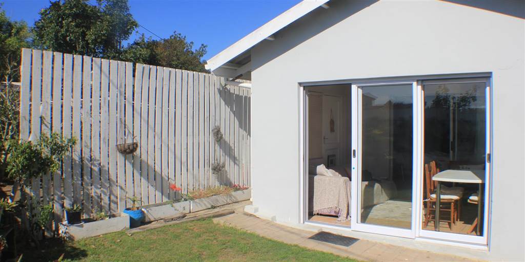 4 Bed House in Mossel Bay Ext 15 photo number 3