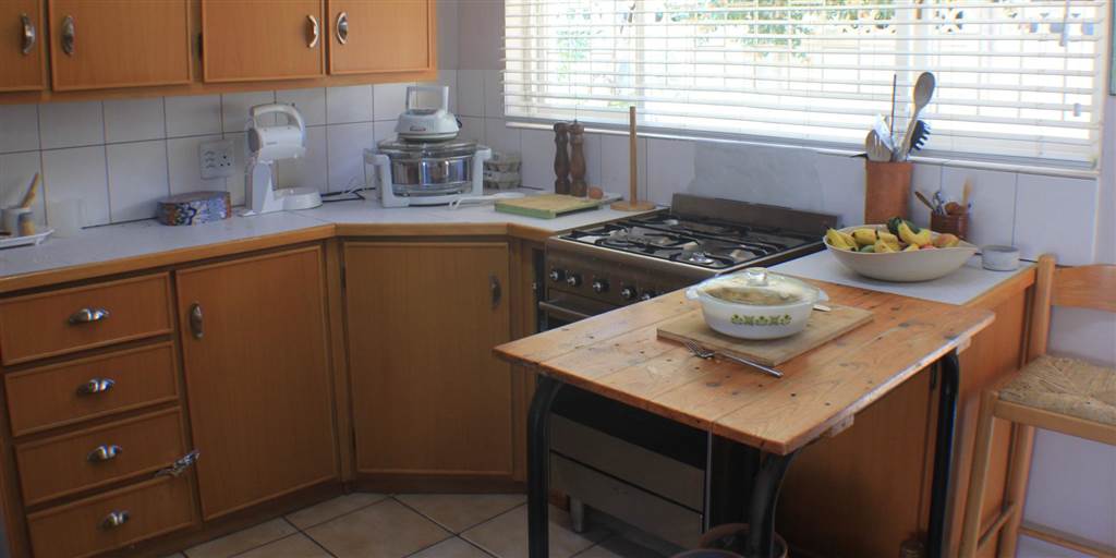 4 Bed House in Mossel Bay Ext 15 photo number 14