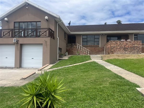 4 Bedroom House 4 Bedroom House