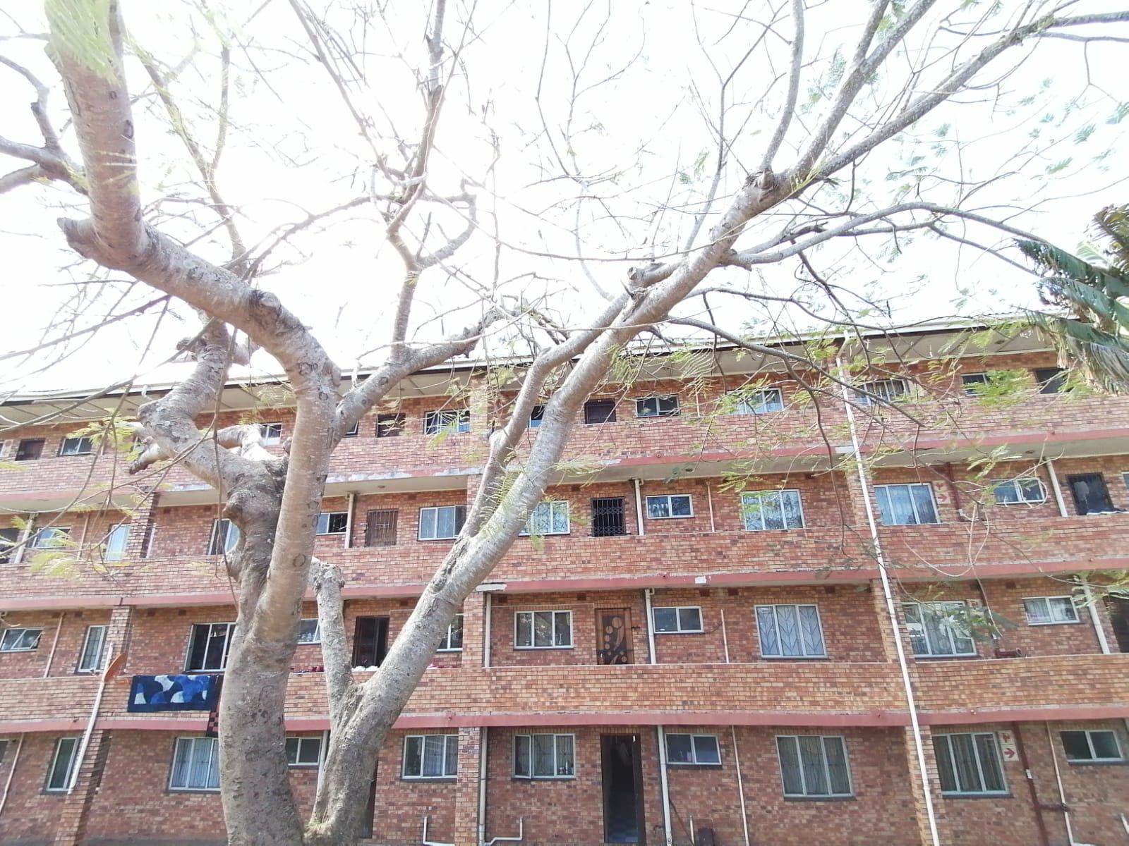 2 Bed Flat in Empangeni Central photo number 14