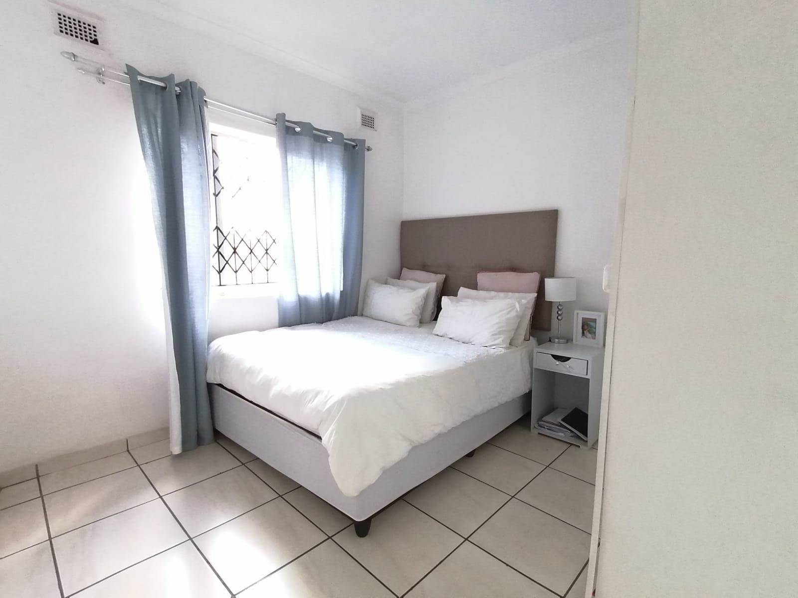 2 Bed Flat in Empangeni Central photo number 9