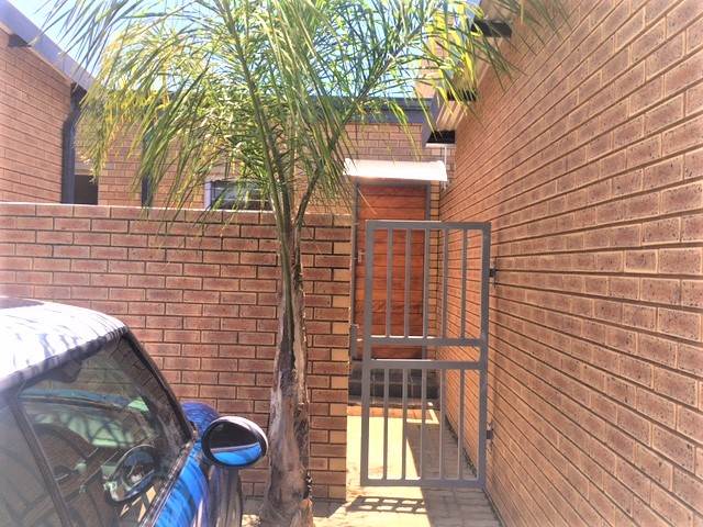 3 Bed Townhouse in Glen Marais photo number 21