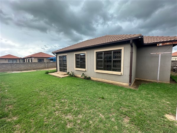 3 Bedroom House 3 Bedroom House