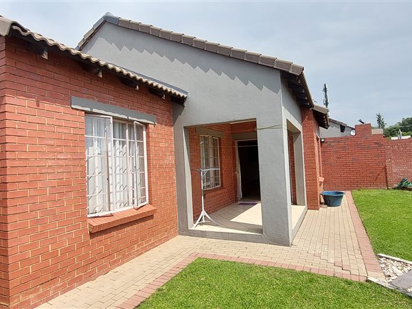 3 Bedroom Townhouse 3 Bedroom Townhouse
