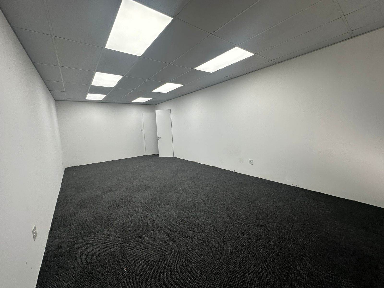 64  m² Commercial space in New Redruth photo number 8