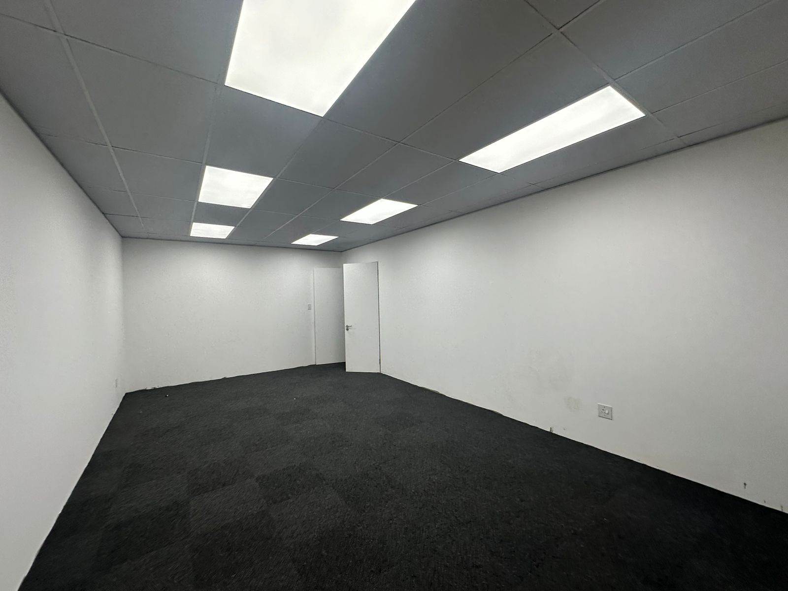 64  m² Commercial space in New Redruth photo number 6