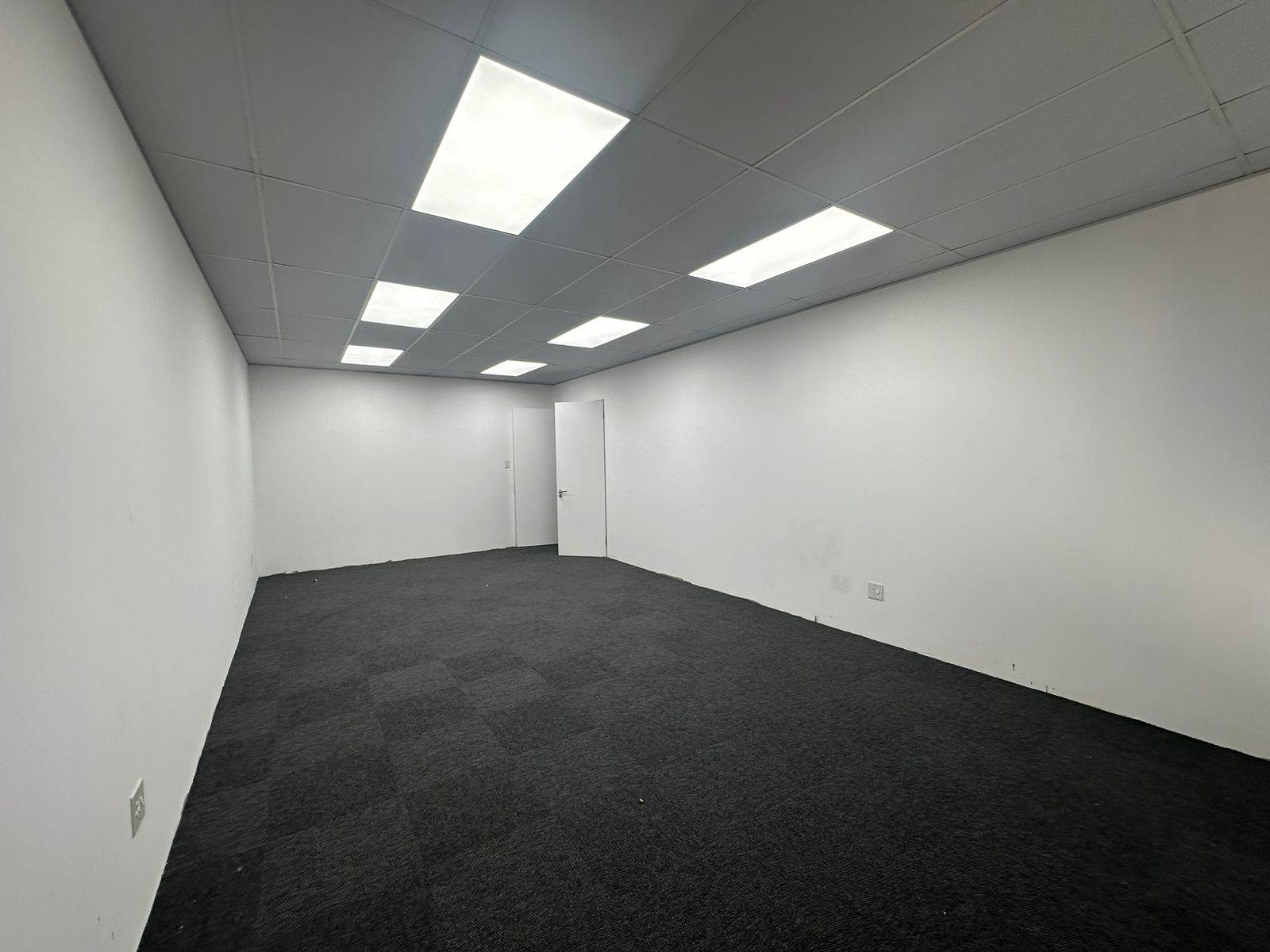 64  m² Commercial space in New Redruth photo number 7