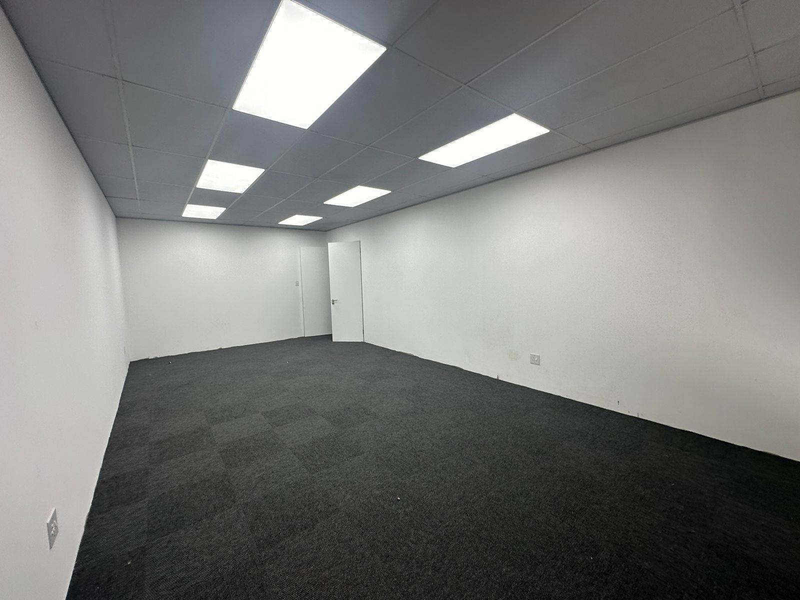 64  m² Commercial space in New Redruth photo number 12