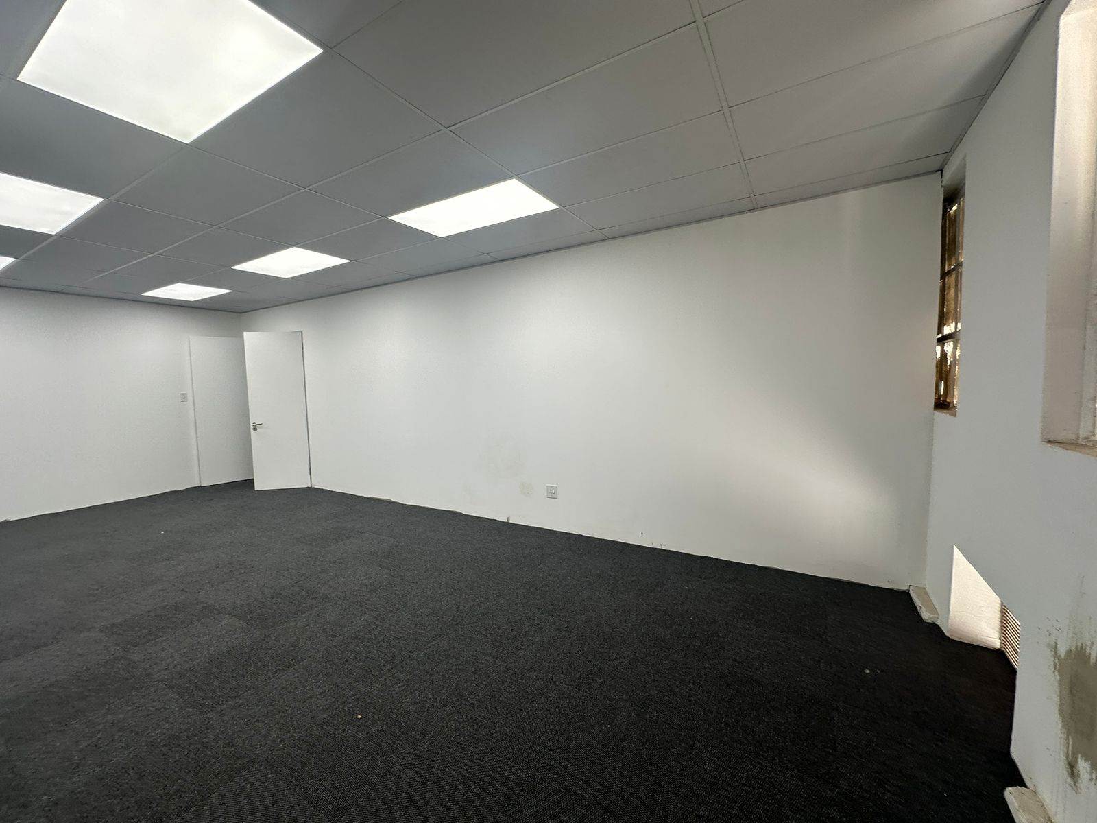 64  m² Commercial space in New Redruth photo number 5