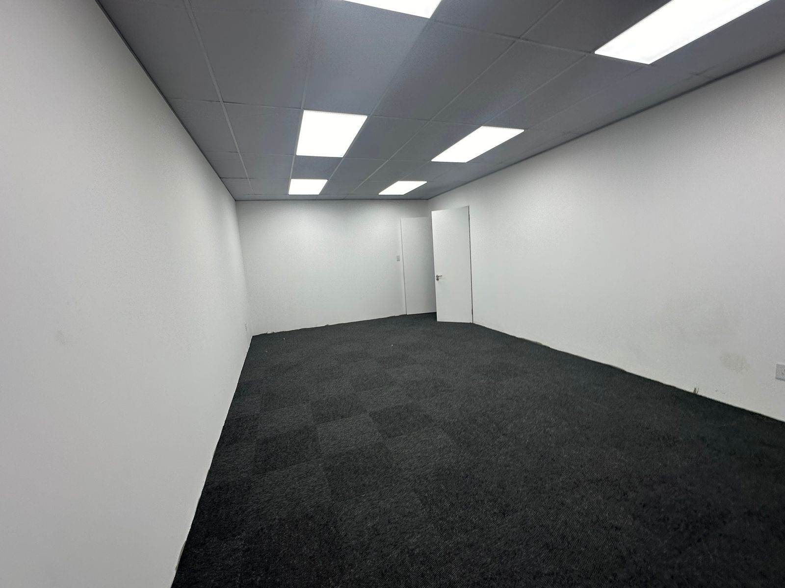 64  m² Commercial space in New Redruth photo number 4
