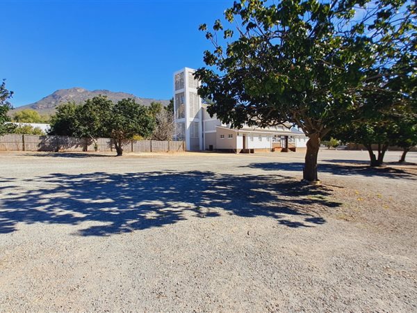668 m² Land