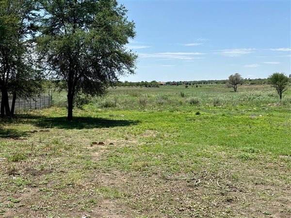 8 921 m² Land