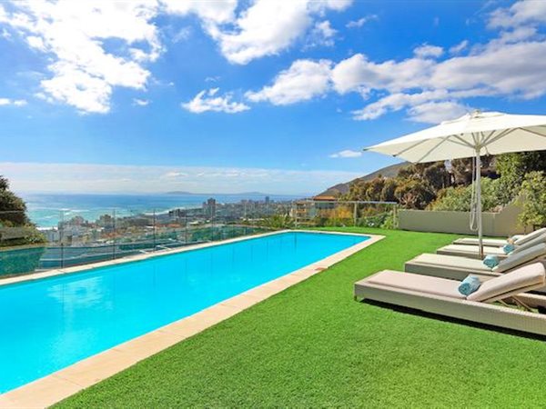6 Bed House in Bantry Bay
